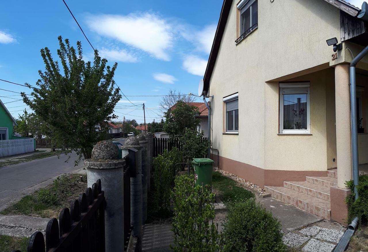 Apartamento Dyta1 Apartman Hajdúszoboszló Exterior foto